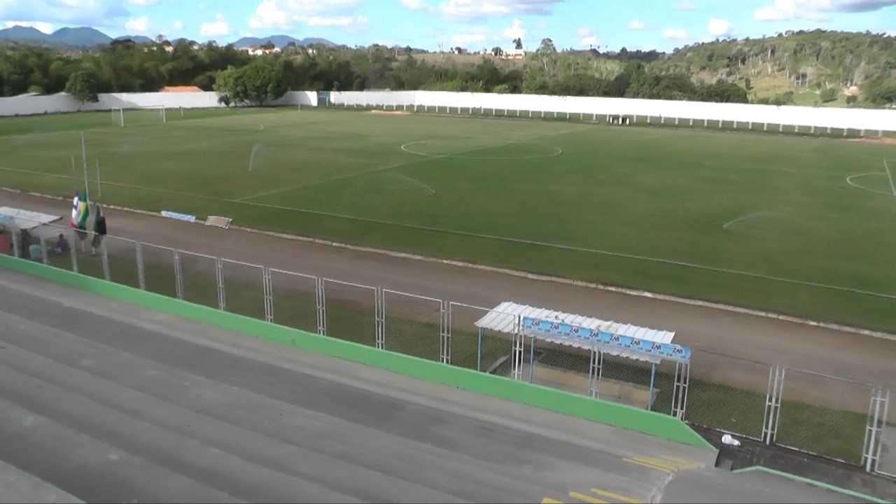 Camacã: Prefeito entrega Estádio reformado na abertura do Campeonato Amador 2019
